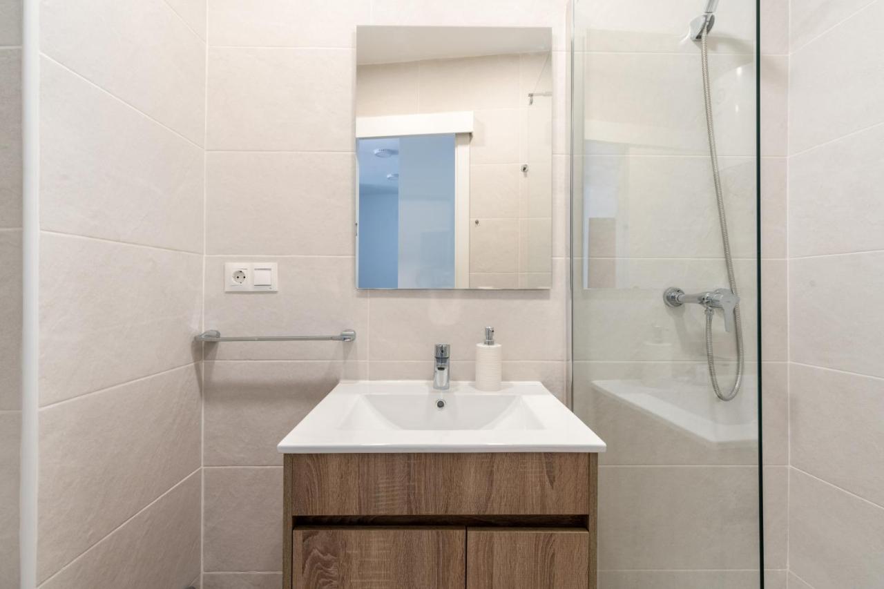 Holi-Rent Pureza Appartement Sevilla Buitenkant foto